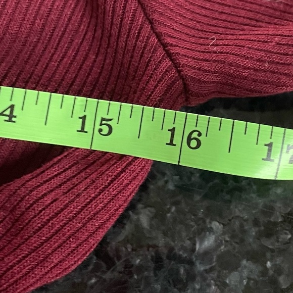 Forever 21 maroon burgundy color long sleeve front tie Cardigan size Small - Picture 7 of 8